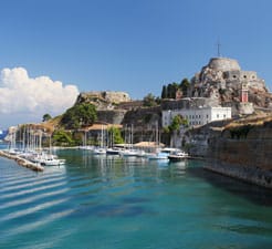 Sådan booker du en færge til Korfu 