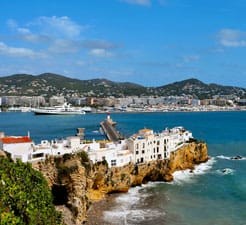 Sådan booker du en færge til Ibiza 